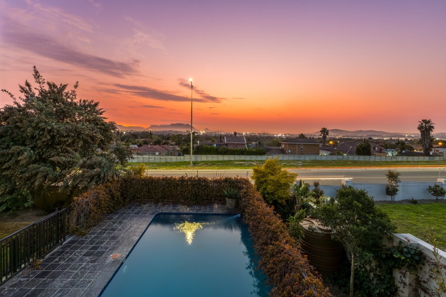 5 Bedroom Property for Sale in Deo Gracia Western Cape